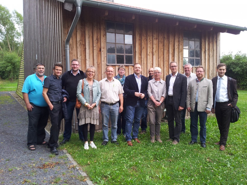 Mitglieder des CDU-Stadt- und Ortsverbandes vor der Saline Salzderhelden